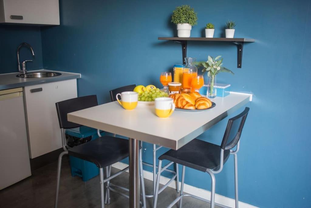 T2 Cosy & Moderne Avec Parking Prive Gratuit A Villeurbanne Exterior photo